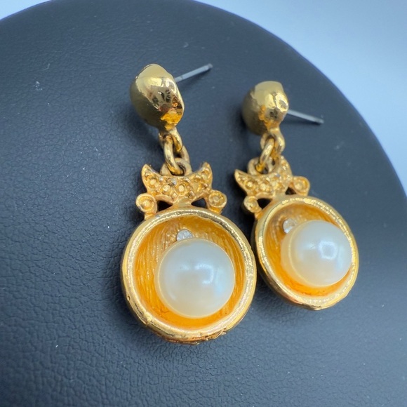 Elegant Gold Tone and Faux Pearl Minimalist Earrings - Picture 4 of 13